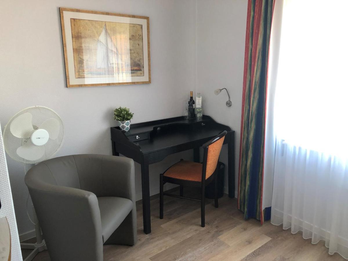 Marc5 Hotel Cadenberge ภายนอก รูปภาพ