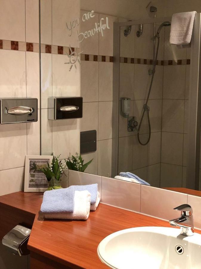 Marc5 Hotel Cadenberge ภายนอก รูปภาพ